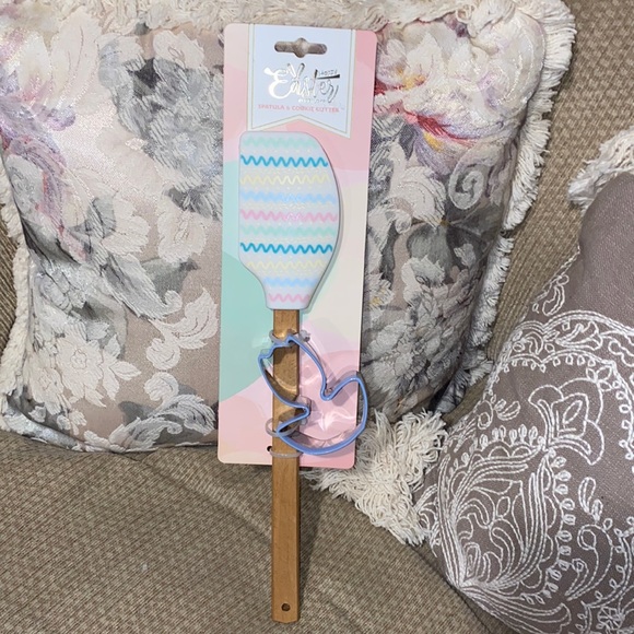 🌷NWT Happy Easter by Social Chef Spatula & Cookie Cutter - Picture 1 of 6